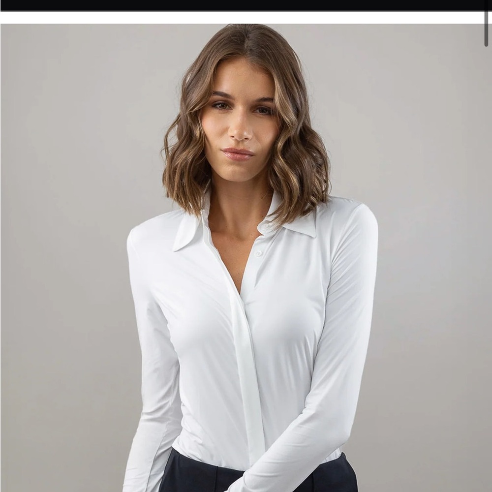 Luxeire Size Medium White Button Up